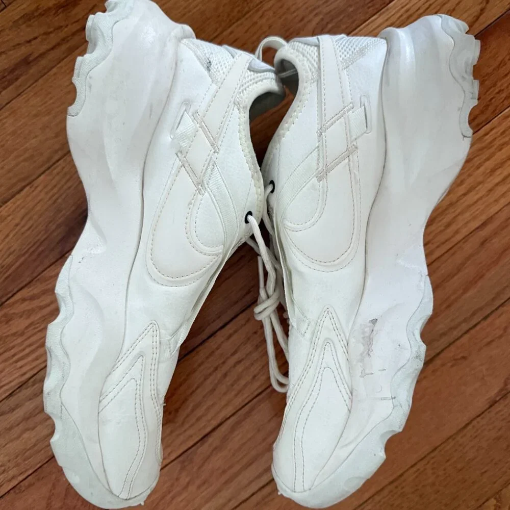 Nike Women's TC 7900 Size 12